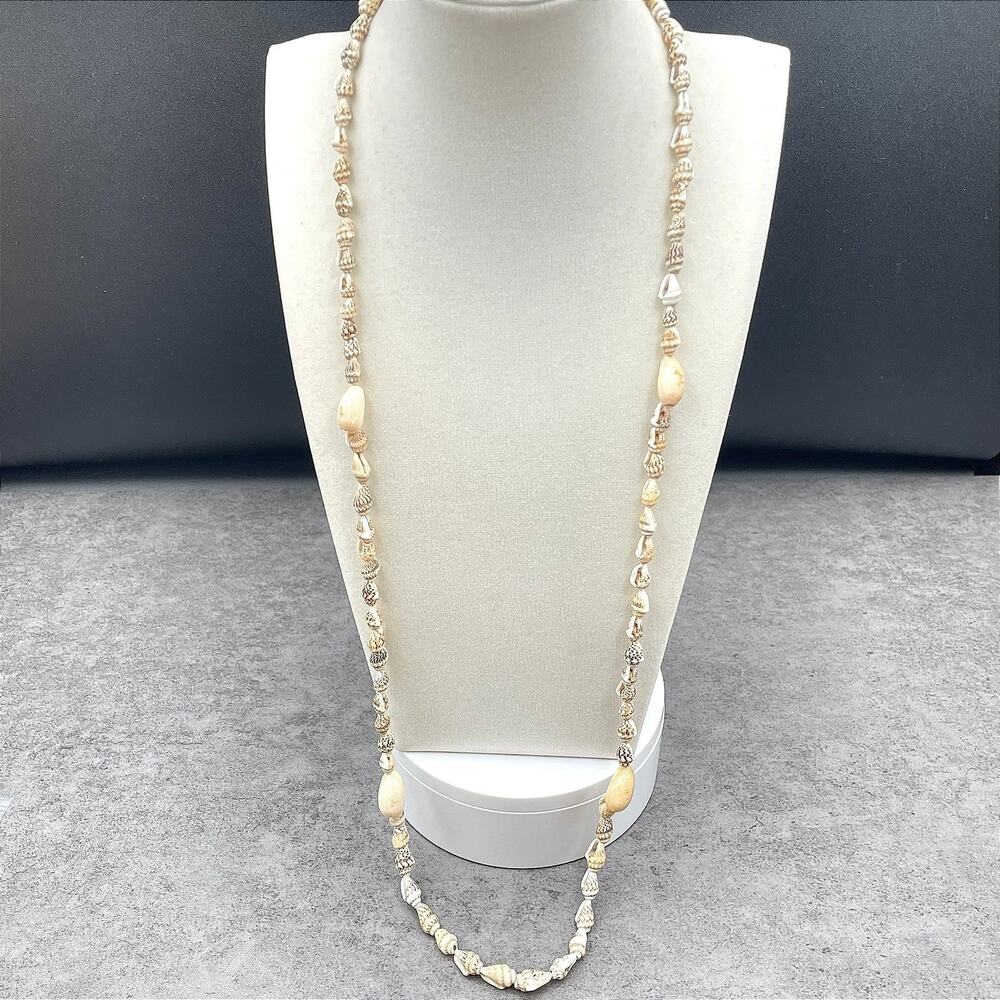 Vintage Revival 1990s Beige Boho-Chic Cultured Long Natural Seashell Necklace